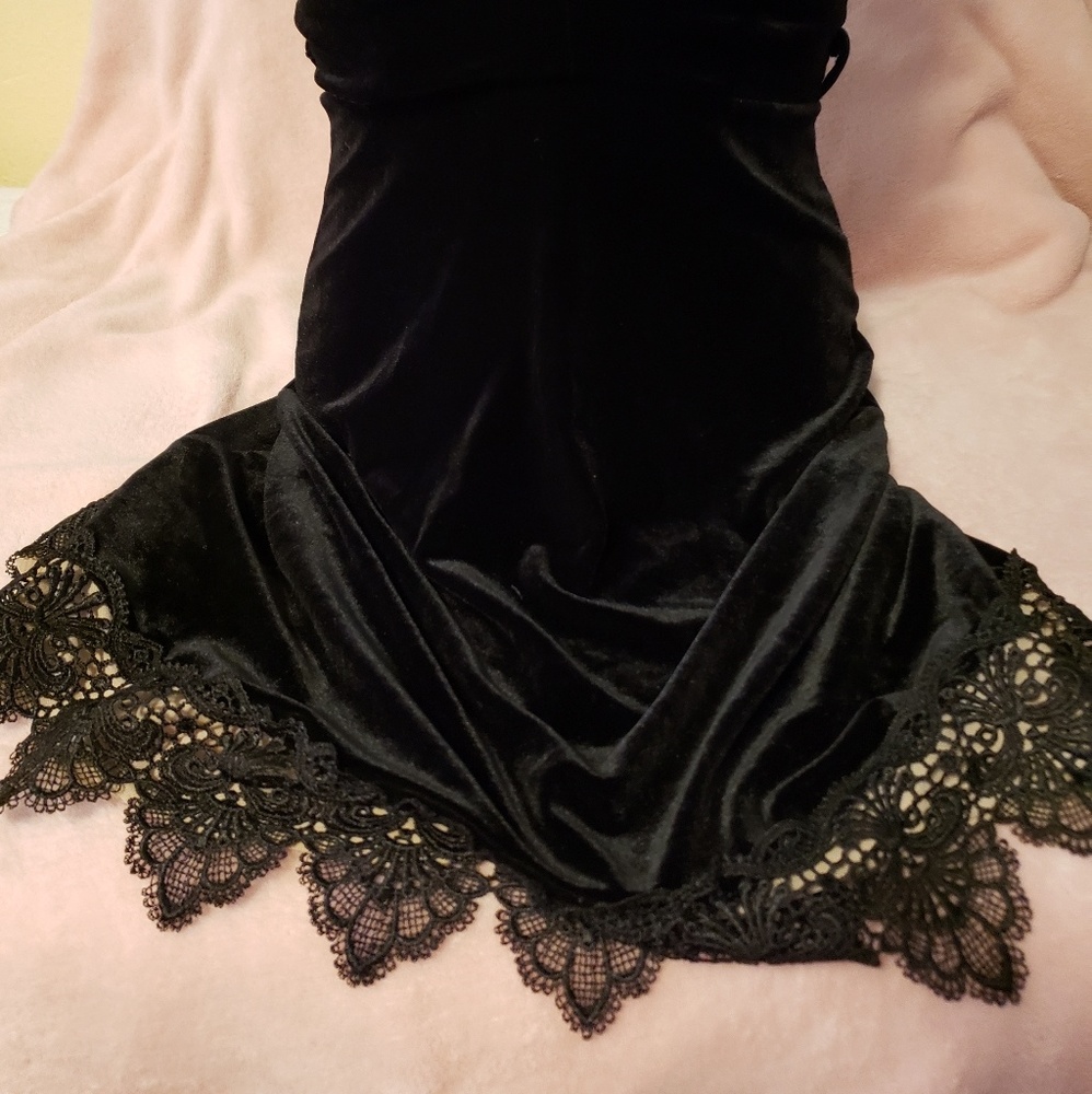 Dress - Picture 2 of 4